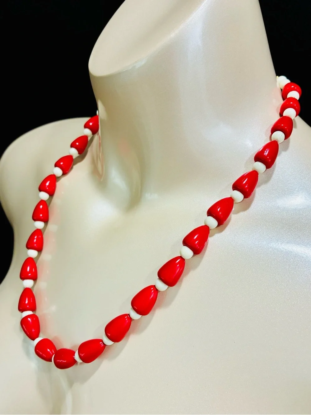 VTG Lucite Red and White Bead MCM Necklace - Retro Women’s Jewelry Lightweight